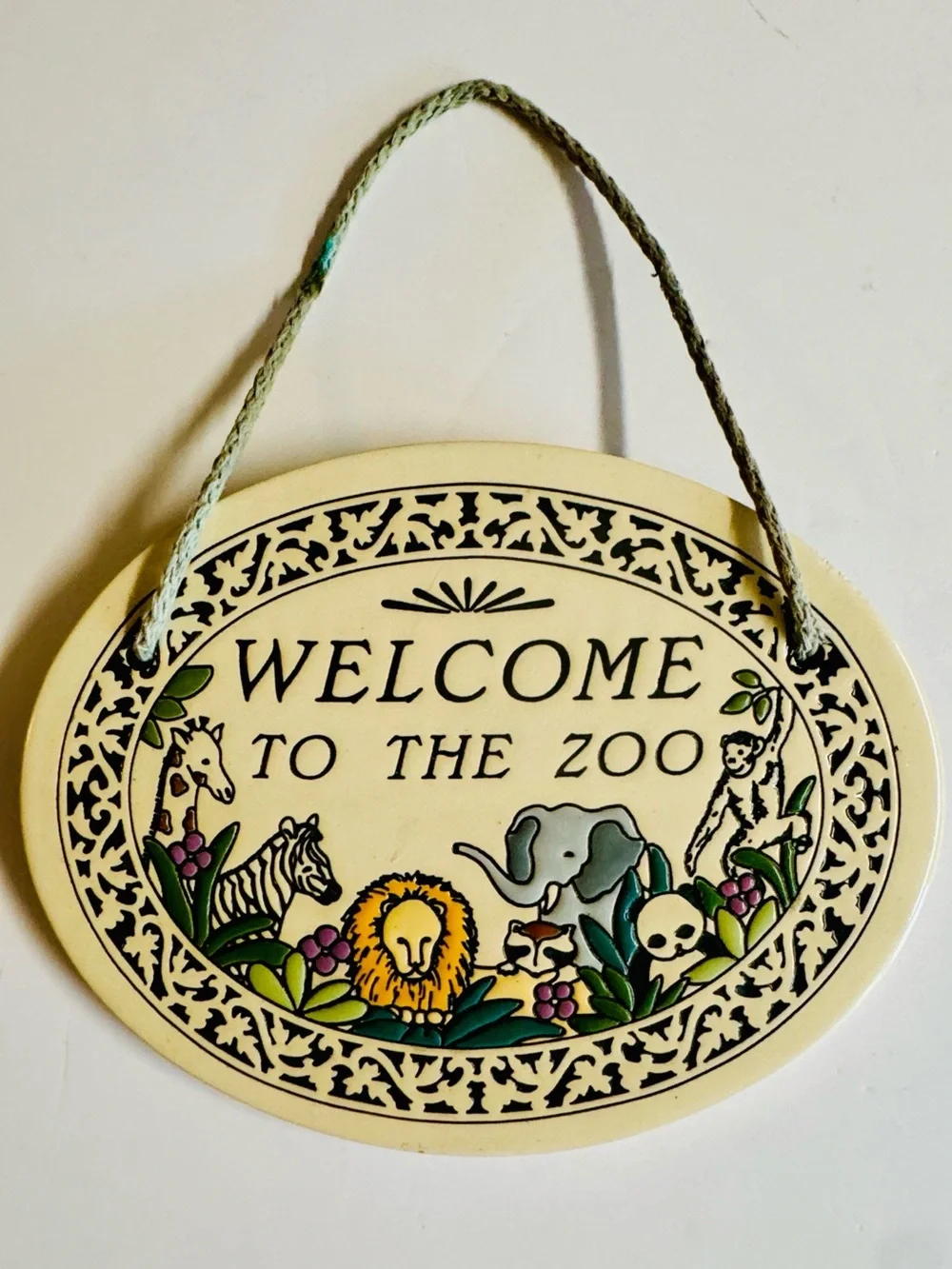 Vintage Trinity Pottery Welcome to the Zoo Oval Wall Decor - Cream & Multicolor